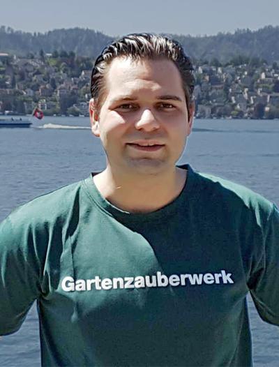 Ansprechpartner*innen des Gartenzauberwerks Dortmund Süd Salim Almudawar und Karolina