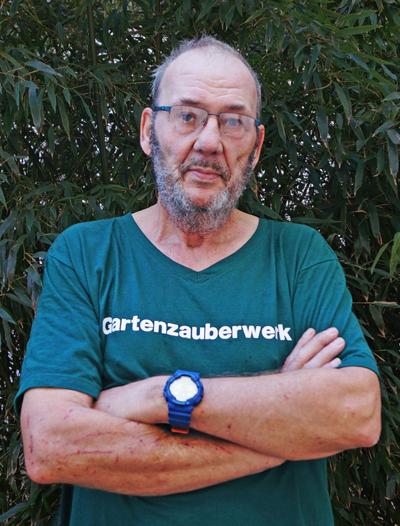 Ansprechpartner*innen des Gartenzauberwerks Dortmund Süd Salim Almudawar und Karolina